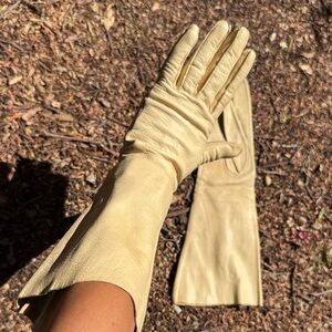 Elegant Cream Leather Gloves